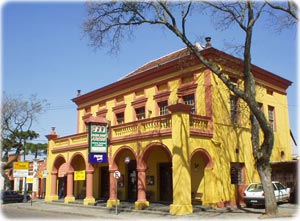 Curitiba-PR (Santa Felicidade) - Casa do Construtor